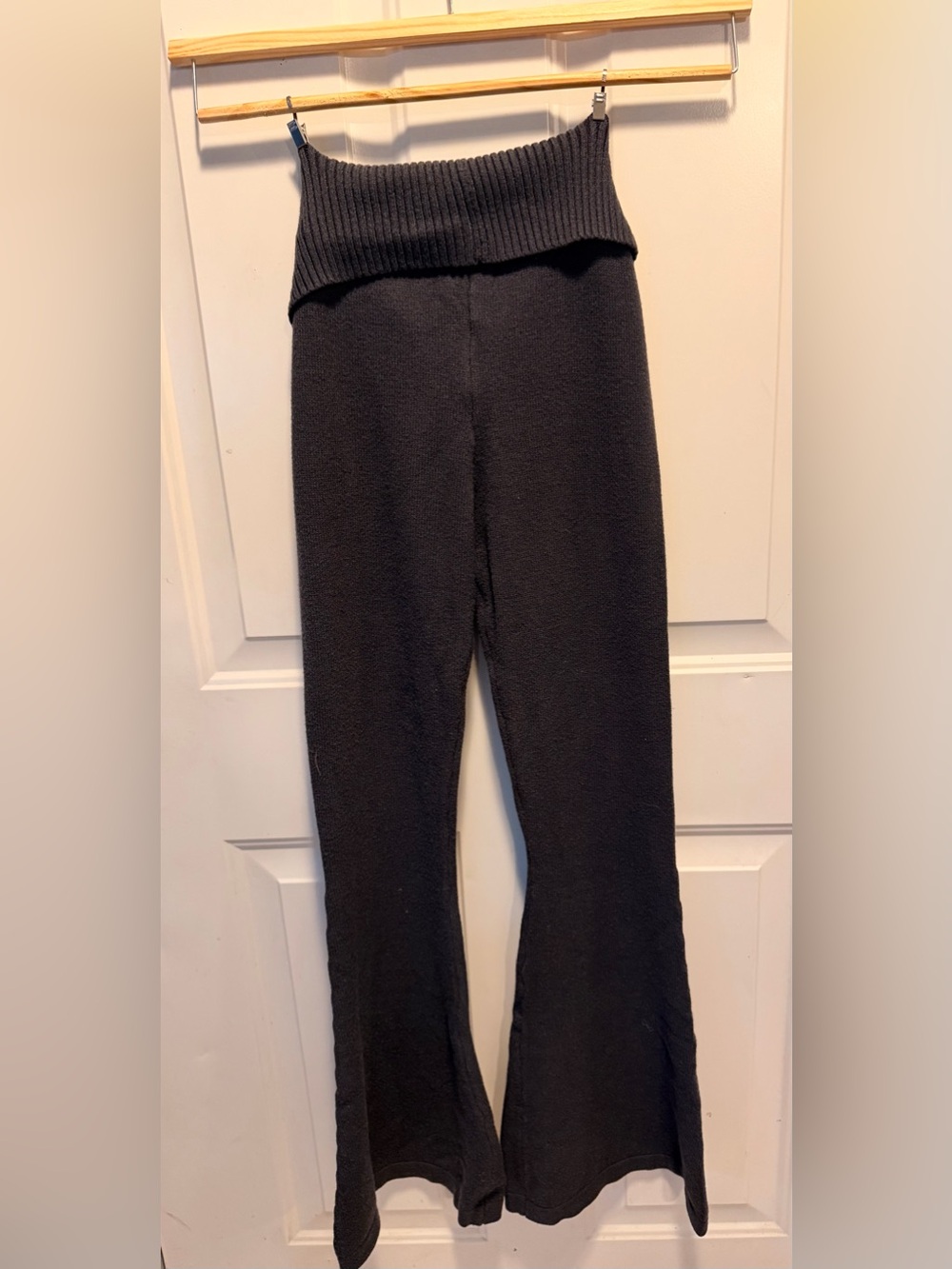 Edikted women’s Black Knit Flare Sweatpants